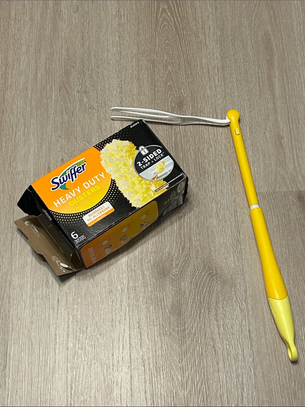 Swiffer Heavy Duty Duster Kit, Open Box 5 Unused Cloths